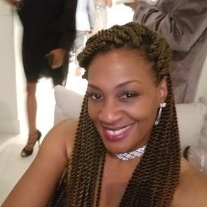 Meet your Posher, Suzanne